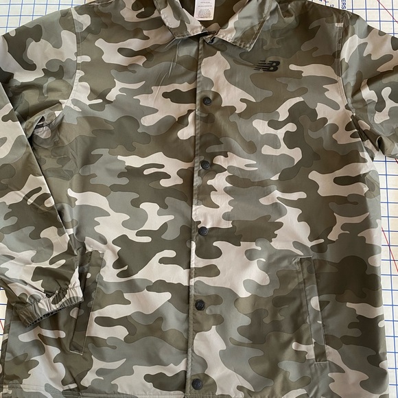 🍻 NEW BALANCE Camo Coach Lined Jacket XL 🍻💚 - Picture 1 of 14